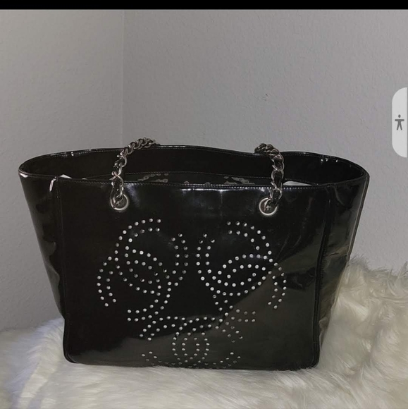 Designer CHANEL Patent Perforated Leather Triple CC Tote Bg with Pouch! - Picture 4 of 14